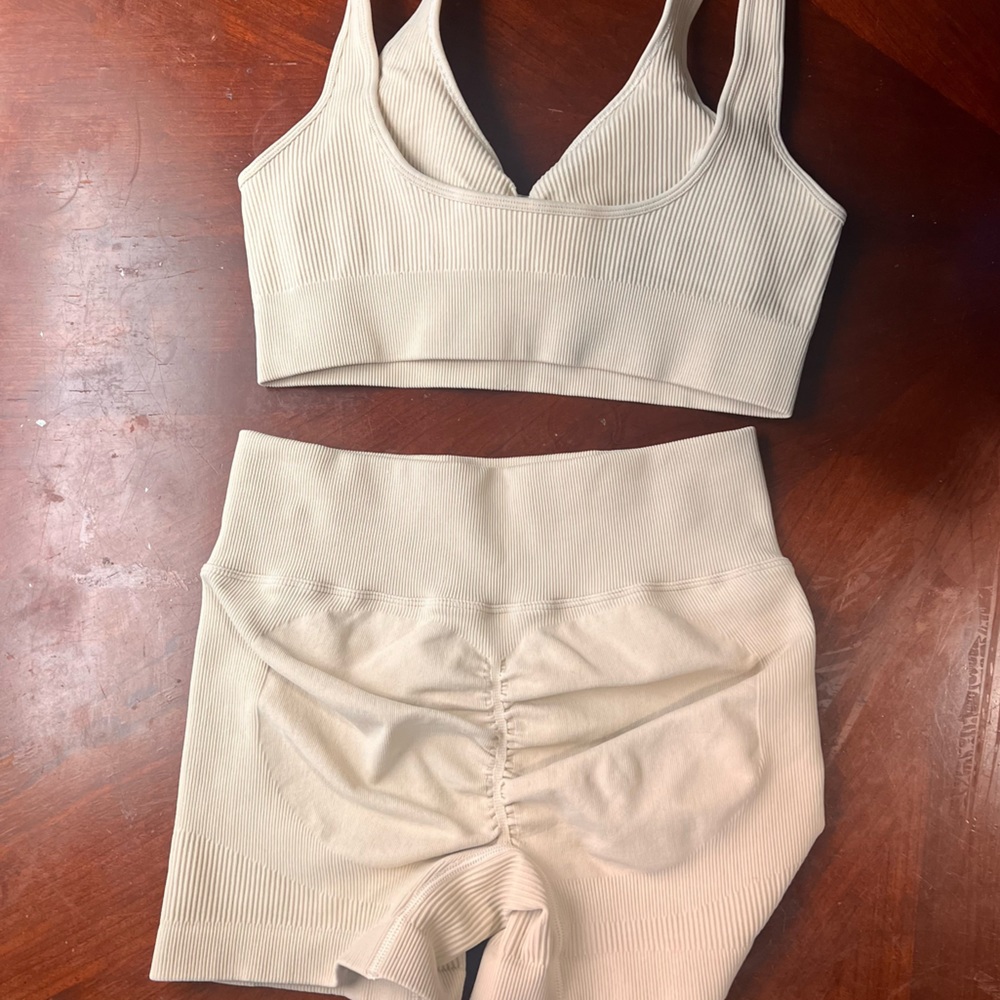 Matching Set - Picture 6 of 6